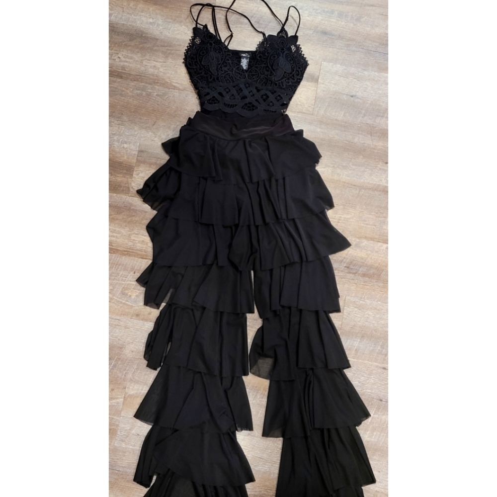Tiered ruffle pants black